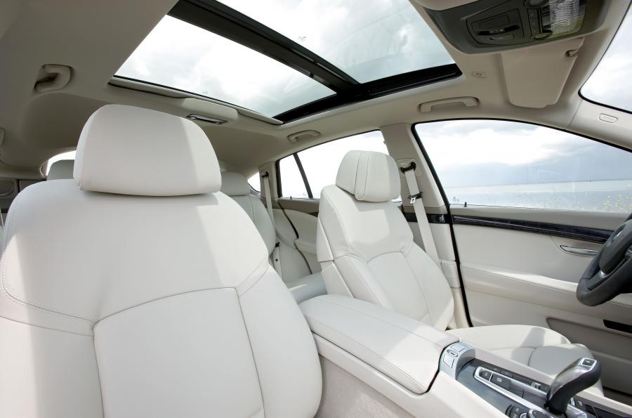  BMW 5-Series GT 2010 года  (фото 34 из 133)